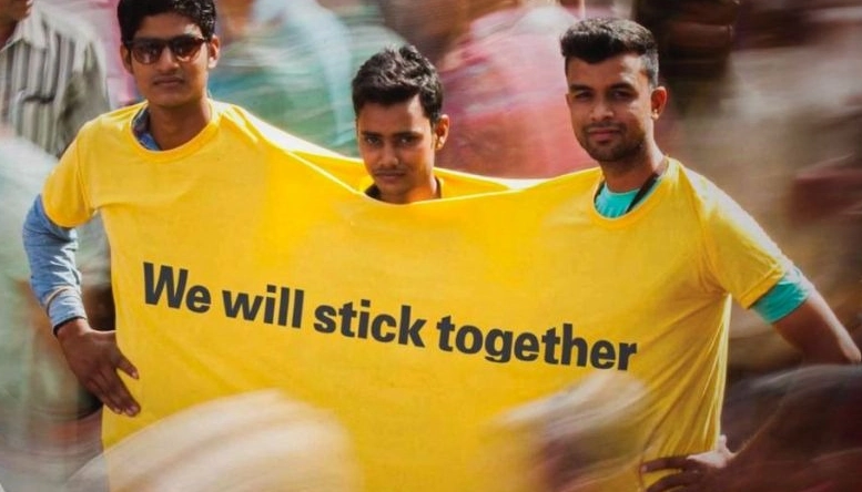 Guerrilla Marekting example 4. Fevicol at Kumbh Mela
